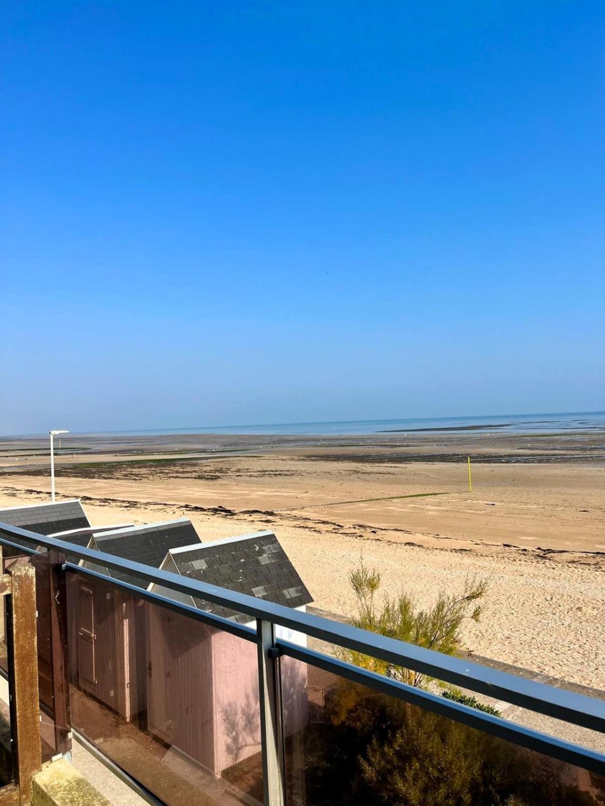 Mettons Les Voiles - Appt Vue Mer Avec Loggia Bernieres-sur-Mer ภายนอก รูปภาพ