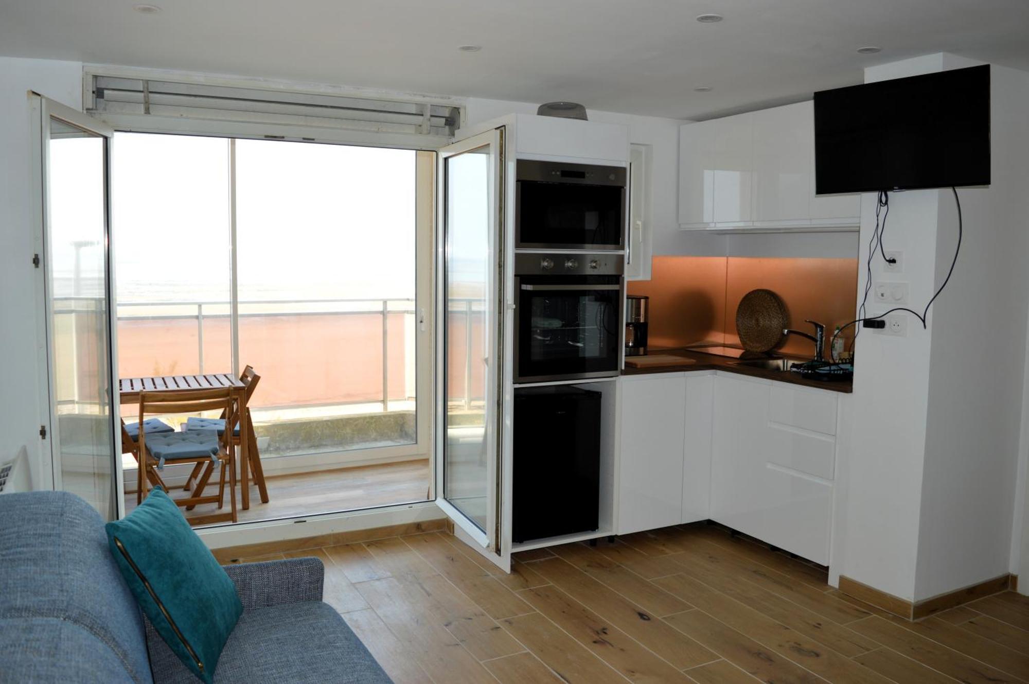 Mettons Les Voiles - Appt Vue Mer Avec Loggia Bernieres-sur-Mer ภายนอก รูปภาพ